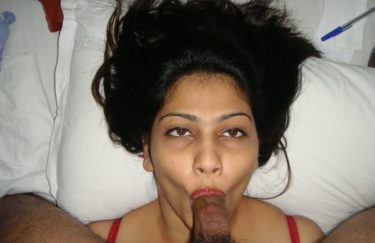 Office ki ladki ne manager ka lund chusa – Desi blowjob photo