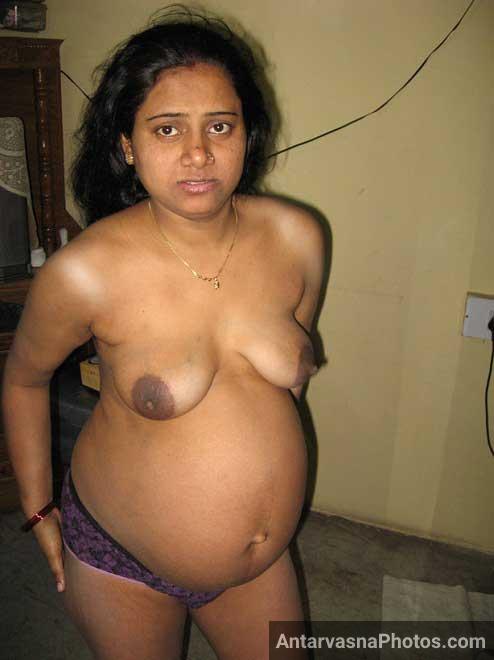 Mummy ki saheli ne apne pregnant pet ko dikhaya