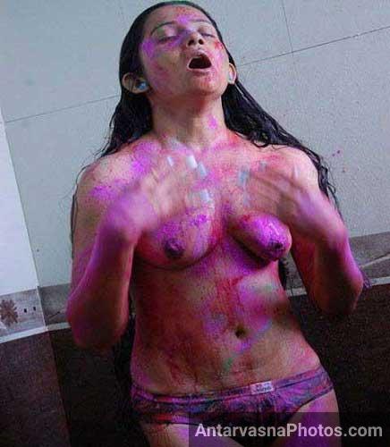 Sexy Shilpa ke bhige hue boobs ki mast holi ho gai