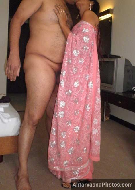 Apne lover ko kiss diya horny Indian bhabhi ne