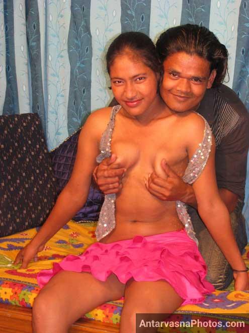 Bablu ne apne dono hath se mere desi boobs ko masal daale