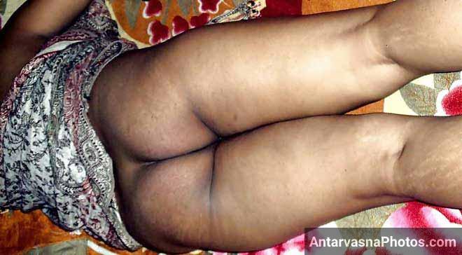 Chikni chut aur gaand dikhai Komal bhabhi ne - Desi pics