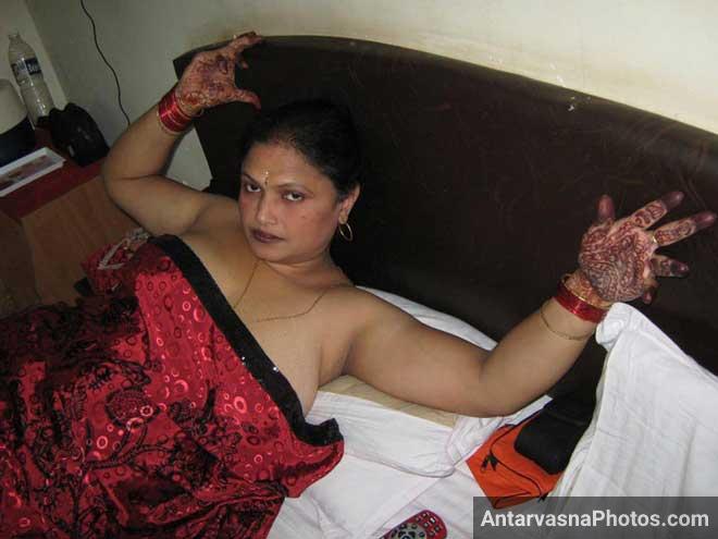 Nude desi aunty ne lund sucking ke baad boobs khole