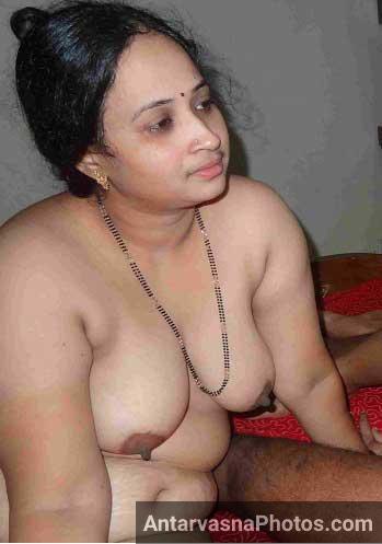 Nude Indian bhabhi ke hot boobs ka photo