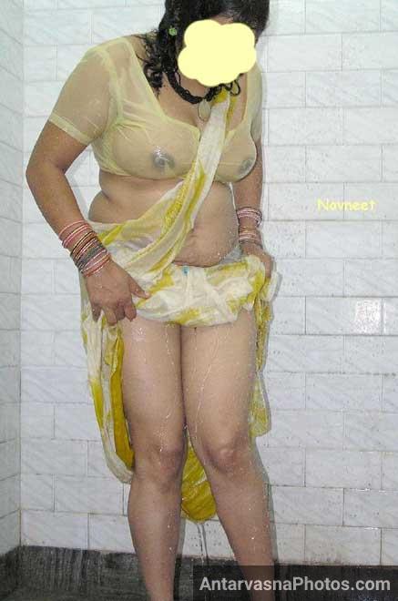 Hot bhabhi ji ne apna bur dikhaya saree ko upar kar ke