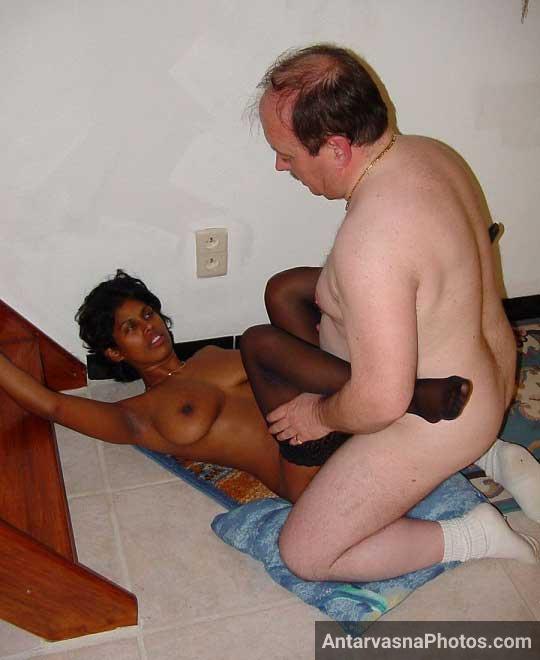 Hot Indian kamwali ki chut chudai kar di missionary style me