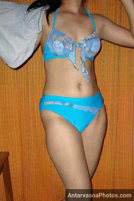 Flower wali bra pahan ke aai thi yah hot bhabhi - Indian sex pics
