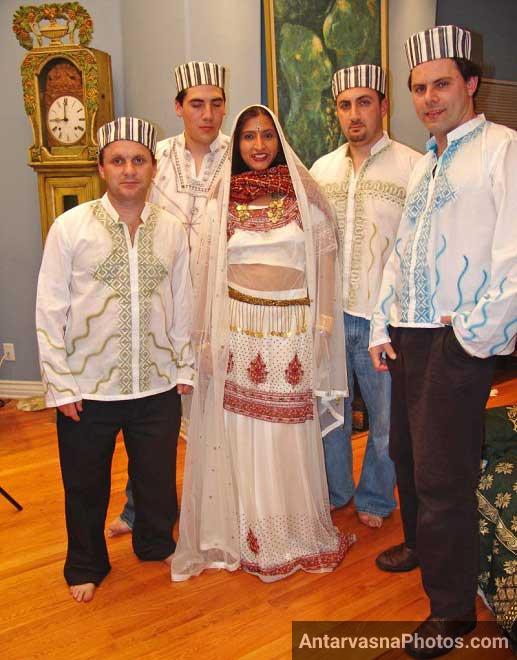 Chudasi Indian aunty 4 lund lene ko ekdam ready thi