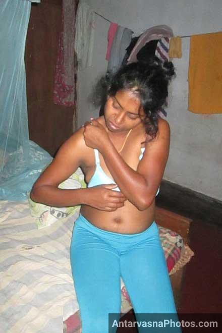 Desi randi ne apni bra ke hooks khole