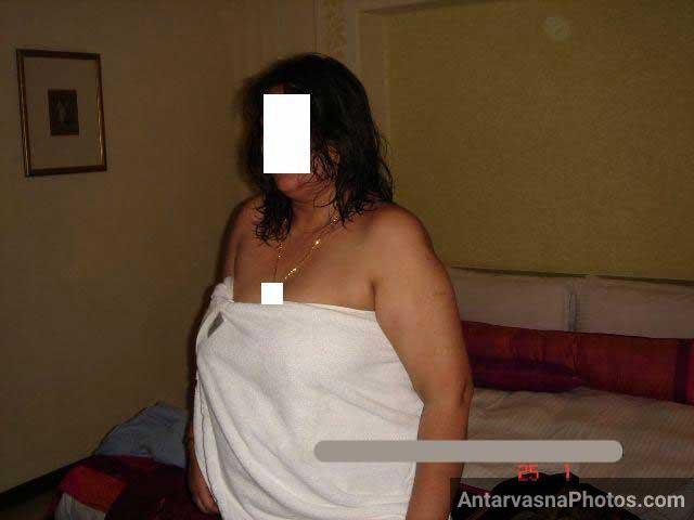 Busty Aunty ji ke sath honeymoon ke pics