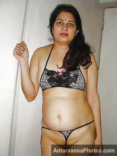 Anti ka ek aur bra aur panty wali pic