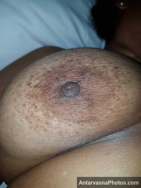 Bade boobs wali hot Indian randi ki chunchiyo ke photos