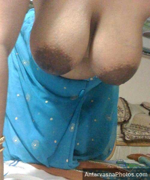 Chudakkad aunty boobs khol ke khadi ho gai - Porn pics