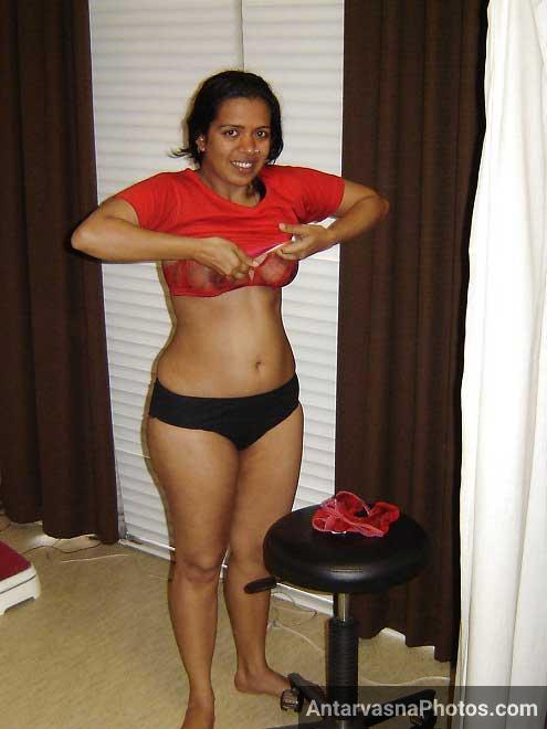 Sexy bhabhi doctor ke samne kapde kholne lagi