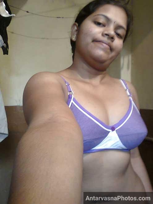 Hot mallu girl ke bade boobs blue bra ke andar - Desi porn pics