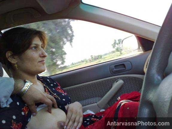 Bade boobs wali hot Indian aunty ka photo