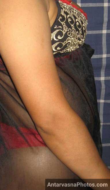 Huge mamme wali bhabhi - Punjabi housewife sex pics