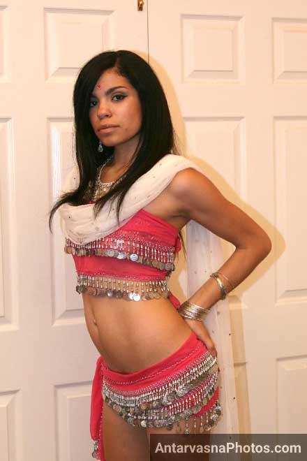 Rashmi ne apna sexy badan dikhaya clients ke samne - Threesome sex photos