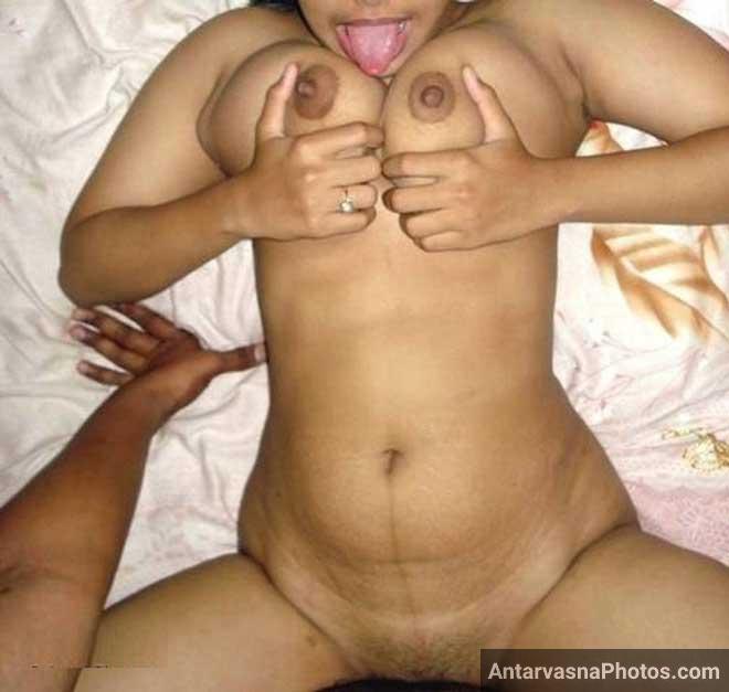 Randi bhabhi boobs daba ke chudwa rahi hai