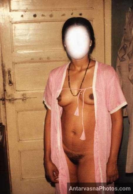 Bhabhi ne apni nighty ko khola aur boobs dikhaye