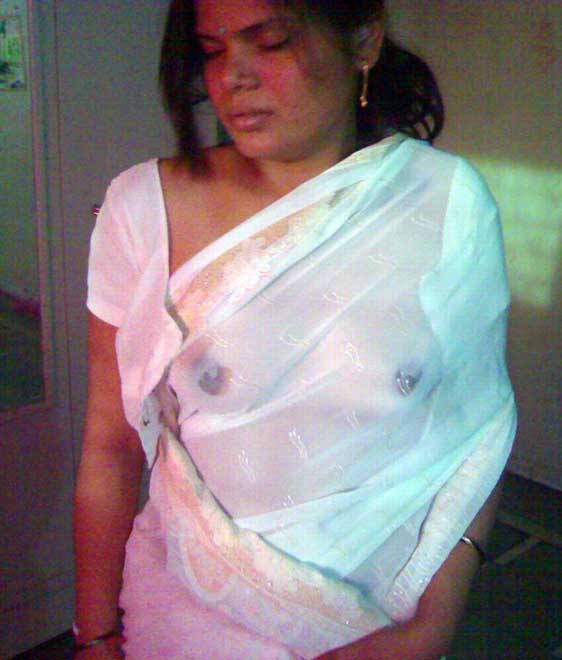 Aunty ke nipples ekdam kadak ho chuke the