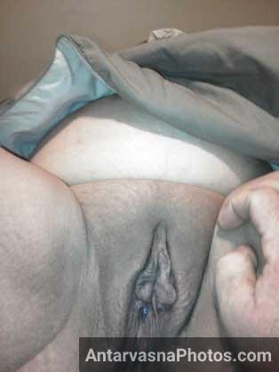 Pregnant aunty ki chut ka pani nikal chuka tha