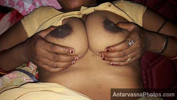 Big boobs wali hot desi wife ke sexy pics