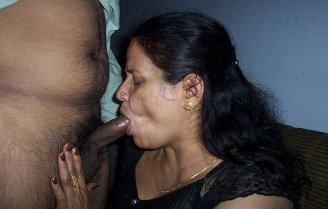 Aunty ji ne apne nokar ka lund chusa aur muth pee li