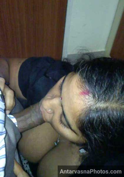 Kala lund chusti hui Janki aunty ka sexy Indian blowjob photo