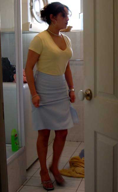 Sauteli ma jab nahane ko gai to darwaja khula hua tha