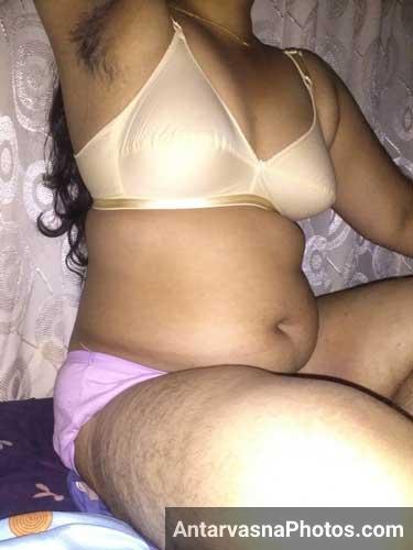 Meri sali ki bra panty aur hairy armpit ka photo