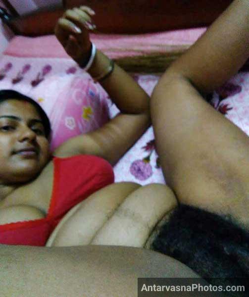 Kanpur wali hot bhabhi ki hairy chut ka photo