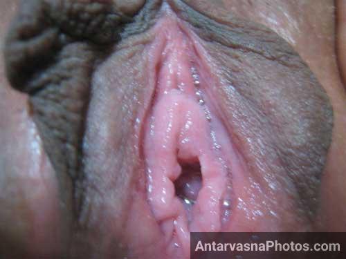 Girlfriend ne apni desi vagina khol ke dikhai boyfriend ko