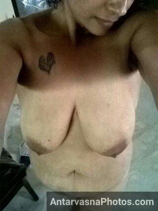 Patna xxx photos - Chudasi aunty ne apni boobs aur chut dikhai