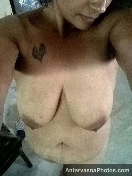 Patna xxx photos - Chudasi aunty ne apni boobs aur chut dikhai