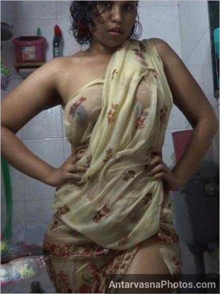 Aunty ke bade boobs saree me hot kar rahe he