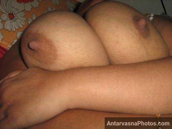 Desi boobs dikha ke chudai ki offer kar rahi he