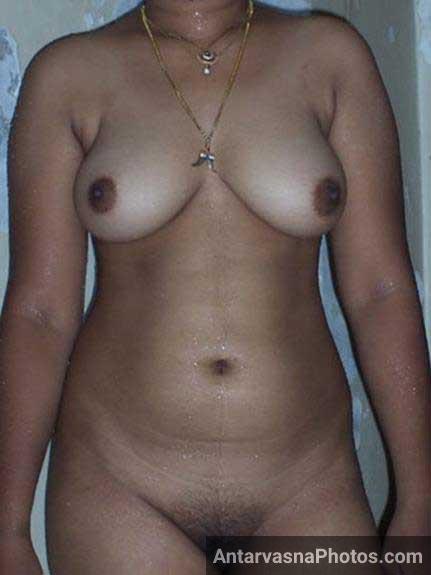 Chut ka photo dikha ke lund tight kar rahi he