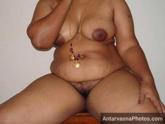 Desi aunty chut ka photo diokha rahi he