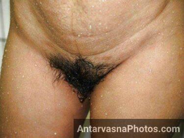 jhaantwali chut ke sath shower le rahi he