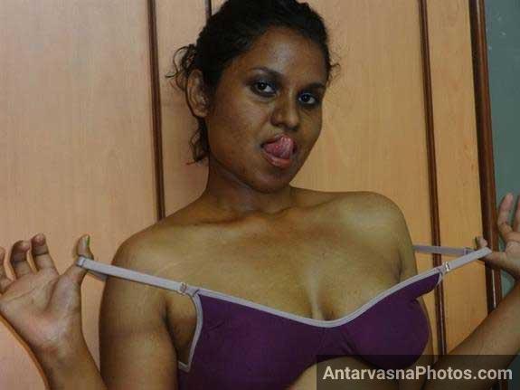 Nude photos me Lily ka sexy badan dekhe