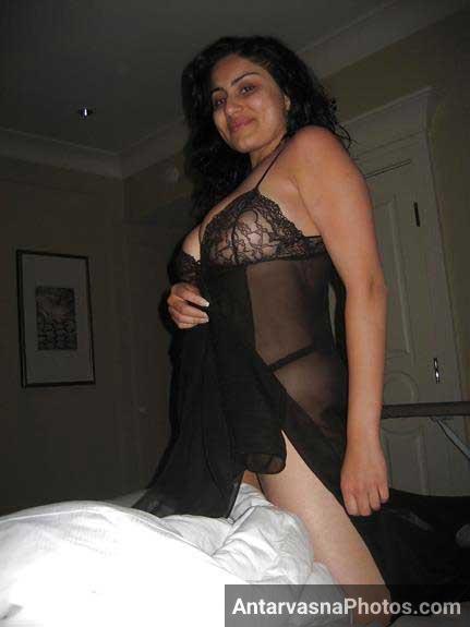 chudai pics me sexy nighty ke sath hot style