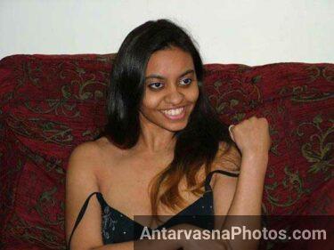 cal girl interview ke doran Indian boobs dikhae gi