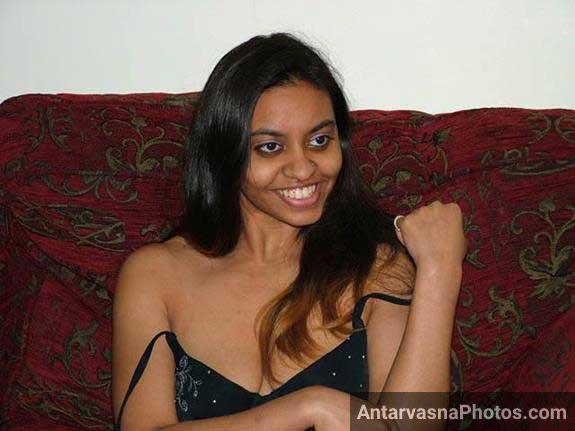 cal girl interview ke doran Indian boobs dikhae gi