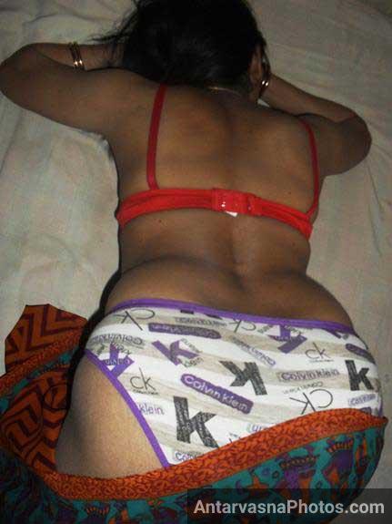 nude indian aunty gaand ki offer kar rahi he