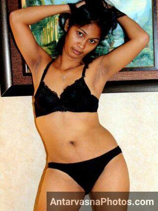 indian girl masti wali pic de rahi he