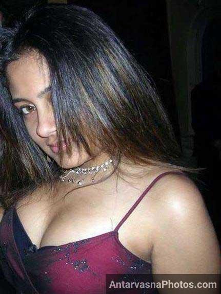 Hot selfie pics me desi cleaves