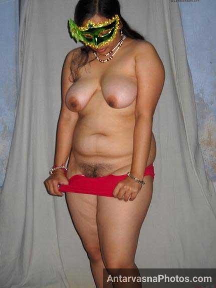 Velamma bhabhi ki tight jhaant wali chut