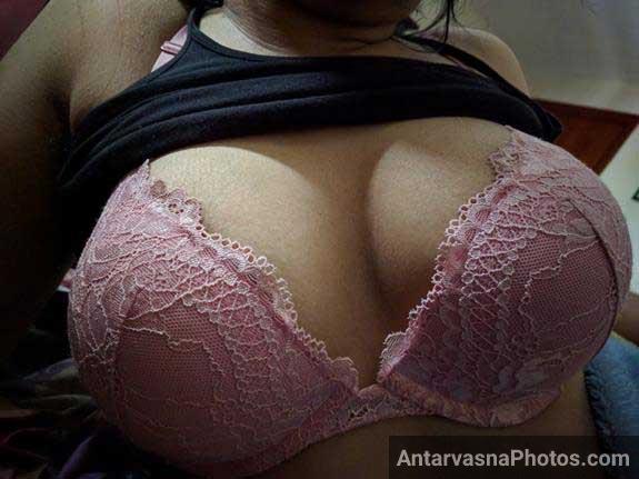 Nude photo me bade mumme dekhe