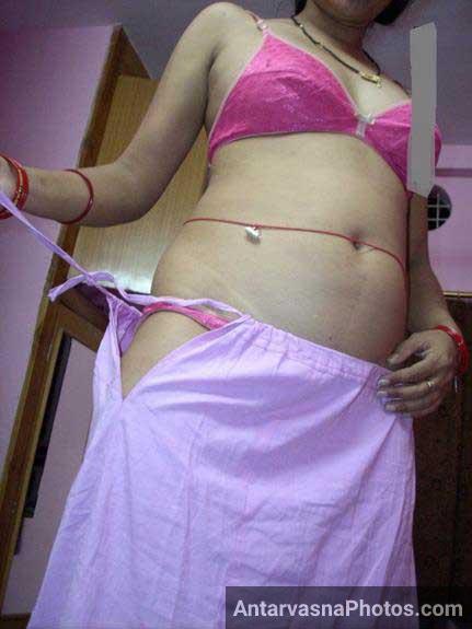 Nude indian bhabhi dress utar rahi he